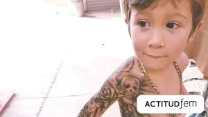 El Hace Tatuajes A Ninos Y La Razon Te Encantara Actitudfem Youtube