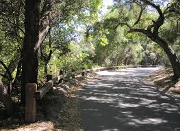 There are bathrooms on franklin canyon drive by heavenly pond. Franklin Canyon Park Mrca