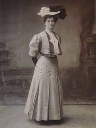 Vintage Original 1890 S Photo Of Young Woman In Walking Costume This Is Later After 1900 Edwardian Fashion Edwardian Clothing 1890s Fashion