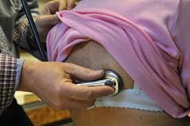 La plupart du temps, ces douleurs sont liées à l'activité professionnelle et les arrêts de travail coûtent plus d'un milliard d'euros aux. L Assurance Maladie Lance Une Grande Campagne Contre Le Mal De Dos Sciences Et Avenir