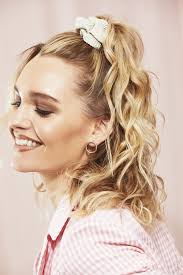 Begin by adding definition to your curls. How To Curl Medium Length Hair 5 Techniques To Try All Things Hair Us