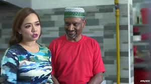 Ditatang alia dengan penuh kasih sayang yang bukan sedikit. Bahagia Bukan Bidaan Episod 11 Kepala Bergetar