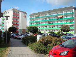 Die küche ist sehr großzügig gebaut mit fliesenspiegel und fußbodenfliesen. 2 Zimmer Wohnung Zu Vermieten Grosse Gartenstrasse 5 39164 Wanzleben Borde Mapio Net
