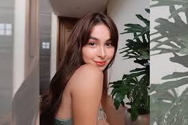 Everyone who already knew julia barretto as a young child would have already expected her entrance into she is the daughter of comedian dennis padilla with host and actress marjorie barretto, which. Get Em Celebrities Back Julia Barretto After She Quashed Pregnancy Rumors As Fake News