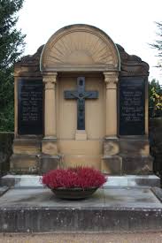 File:Grabmal Familie Munsch Burg Friedhof Eltville am Rhein.JPG
