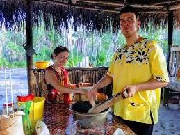 The maya use recardo, corn or maize for most of their meals, and the garifuna are fond of fish and other seafood, cassava (particularly made into hudut) and vegetables. Banana Grating Bundiga Time Picture Of Hudut Kitchen Garifuna Soul Food Hopkins Tripadvisor