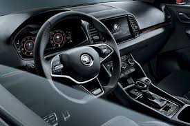 Škoda karoq will support you with numerous safety assistants, simply clever features and connectivity inside the škoda karoq, you'll find technologies that combine apparent contrasts: Skoda Karoq Sportline Erweckt Den Sportsgeist Skoda Osterreich