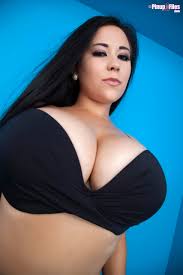 Sexy Chloe Kendall giant mashup of big boob pics