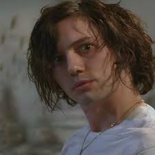 Ο Jackson Rathbone πρόσθεσε μια νέα...