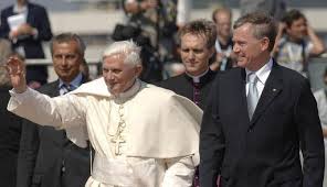 Dort, in den vatikanischen gärten, wird er am ostersonntag auch seinen 90. Www Bundespraesident De Der Bundesprasident Reden Begrussung Seiner Heiligkeit Papst Benedikt Xvi Durch Bundesprasident Horst Kohler Auf Dem Konrad Adenauer Flughafen Koln Bonn