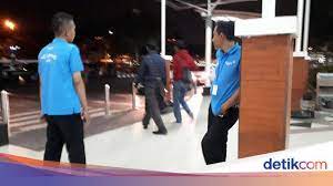 Mengenal tugas pasasi di bandara dan tanggung jawab pekerjaannya. Curhat Porter Bandara Cengkareng Yang Kini Gratis Semangatnya Beda