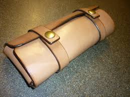Trousse A Rabat Cartable En Cuir Patron Libre Et Gratuit A Telecharger Cartable Cartable Cuir Chaussures Habillees Pour Homme