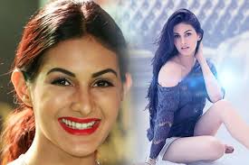 Mirchmasala#लोकडाऊन अमायरा दस्तूर ने sushant singh rajput की last फ़िल्म dil bechara की actress sanjana sanghi उनकी बात करते हुए रोने लगी. Amyra Dastur Started Shooting Mental Hai Kya M Khaskhabar Com