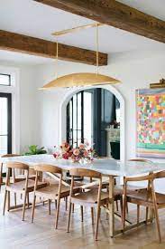 30 Awesome Dining Room Lighting Ideas For Big Family Diningroomdecorating Diningroom Minimalist Dining Room Small Minimalist Dining Room Stylish Dining Room