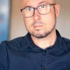 Sean Hashem's Instagram, Twitter & Facebook