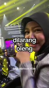 lagi asik nonton riize si eric malah weverse live. Posesif banget, gak  boleh oleng #riize #theboyz