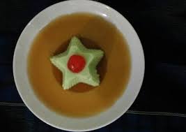 Masukan tepung beras dan campurkan dengan santan lalu tambahkan pasta pandan, garam dan vanili aduk hingga merata lalu masak dengan api kecil sambil diaduk hingga adonanya mengental. Resep Bubur Sumsum Pandan Oleh Aulia Annisa Cookpad