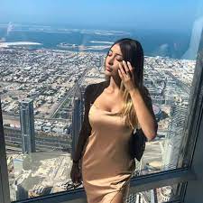 Denis alibec a intrat în vizorul celor mai tari paparazzi, adică paparazzii spynews.ro. Cine Este Valentina Iubita Lui Denis Alibec TanÄƒra E PasionatÄƒ De Tenis È™i LucrazÄƒ In Anglia Galerie Foto