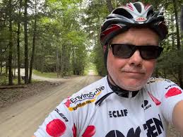 First dinner picnic ride of 2025. Left overs by the river by bike.