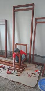 Frame 10cm×4cm tebal 1.5mm sd 2mm harga kosong 4.2jt merupakan jenis pintu kayu yang cocok diaplikasikan untuk berbagai model rumah. Desain Jendela Aluminium Motif Kayu Cek Bahan Bangunan
