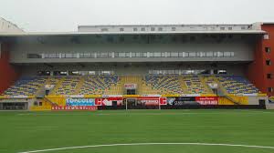 The view into the stadium alone at night is just stunning and a really nice. Stayen Stvv
