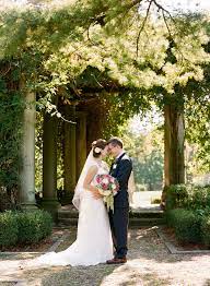 An Elegant Vintage Wedding At Laurel Court In Cincinnati Ohio Ohio Outdoor Wedding Ohio Wedding Venues Outdoor Cincinnati Wedding Venues