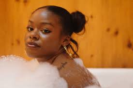 The rapper has accused prospect park head jeff kwatinetz of stealing all the record's royalties. Live Review Azealia Banks Nme