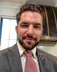 Stephen Lindsay's Instagram, Twitter & Facebook