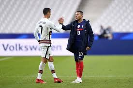Kylian mbappe has even gone as far as recreating goal celebrations, which ronaldo used at various stages of his highly illustrious career. 90plus Sport Bilder Des Tages Fair Play 10 Kylian Mbappe Fra 07 Cristiano Ronaldo Por Football France Vs Portugal Fussball International Serios Kompakt