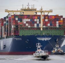 Die blockade des suezkanals durch das containerschiff „ever given kommt teuer zu stehen: Grosstes Containerschiff Der Welt In Hamburg Begrusst Welt