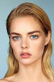 Weaving began her career in her home country, landing her first role on the series out of the blue (2008). Samara Weaving Filme Alter Biographie