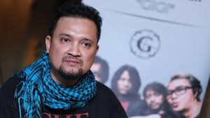 Pelampung parasut yang digunakan oleh tiga wisatawan asal madiun di pantai baron, gunungkidul, diy (foto pelampung parasut oleng dan mengakibatkan satu orang dinyatakan meninggal dunia. 7dq Fcs1hf2lhm