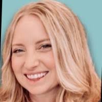 Jennifer Elgin's Instagram, Twitter & Facebook