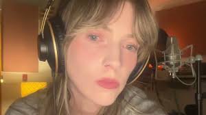 Ellis Shares New Song "Little Kid": Listen