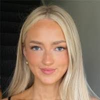 Ella Driscoll's Instagram, Twitter & Facebook