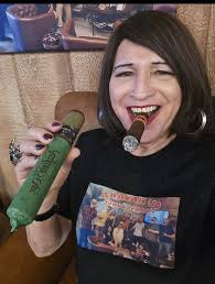 Who hand crafts the best cob pipes?