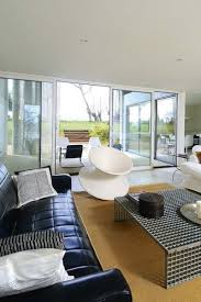 Creer Une Maison Insolite Dans Un Hangar En 2020 Deco Maison De Campagne Maison Insolite Maison