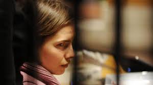 Amanda knox, die amerikanerin, die in italien wegen mordes an einer studentin verurteilt worden ist und in den medien auch als «der engel mit den eiskalten augen. Justiz Entlastung Fur Den Engel Mit Eisaugen Augsburger Allgemeine