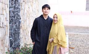 Dari nama gadis ini siapapun bisa menebak kalau gadis ini adalah keturunan tionghoa. I3flslwraqk85m
