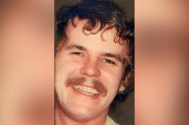 Robert Helberg's Instagram, Twitter & Facebook