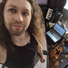 Felix Clement's Instagram, Twitter & Facebook