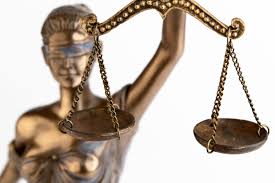 Nemesis ist die griechische göttin des schicksals und dadurch auch die rachegöttin. Themis Die Blinde Gottin Der Gerechtigkeit