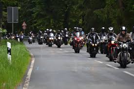 Wie die verkehrsinformationszentrale berlin berichtet, „verläuft die sperrung weiter über die gneisenaustraße bis zum südstern und von. Demos Gegen Motorrad Fahrverbote Bundesverband Der Motorradfahrer E V