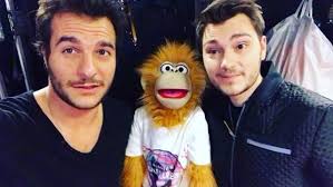 [WebTeam Amir] , Jean-Marc à un petit message pour VOUS !😝,  #JaiCherchéLesVictoires #OnCompteSurVous, Pour voter c'est ici ➡️  http://bit.ly/2j2ckkG, 🙏🏻 Jeff Panacloc