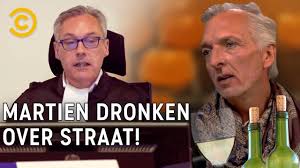 Maxime meiland is momenteel vooral druk met haar eigen (?) kledinglijn, maar dit blijkt niet haar eerste onderneming. Martien Meiland Voor De Rechter