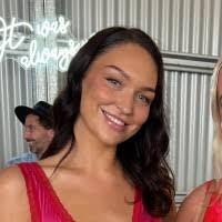 40+ "Darcie" profiles