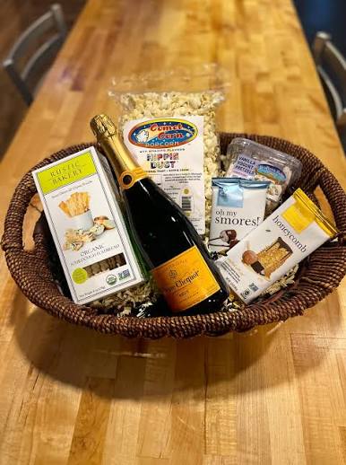 Veuve Clicquot Champagne Basket – Wilibees Wines & Spirits