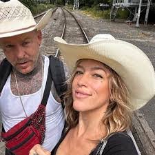 Gary Crone's Instagram, Twitter & Facebook