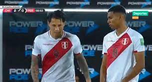 Gianluca lapadula en su debut en el estadio nacional de perú. Gianluca Lapadula Y Su Debut Con La Seleccion Peruana Ante Chile Video