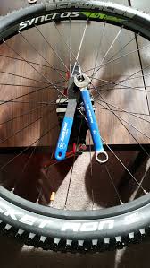 otago polytech tech tips servicing a loose ball bearing hub otago ball bike mechanics